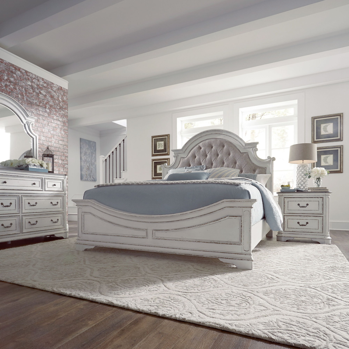 de5d84378e4d3cb110801ba4e897d71a Magnolia Manor - 4 Piece Bedroom Set (King Upholstered Bed, Dresser & Mirror, Nightstand) - Antique White - Image 1