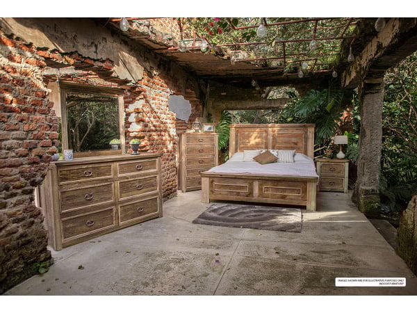 Montana – Chest Chests 18
