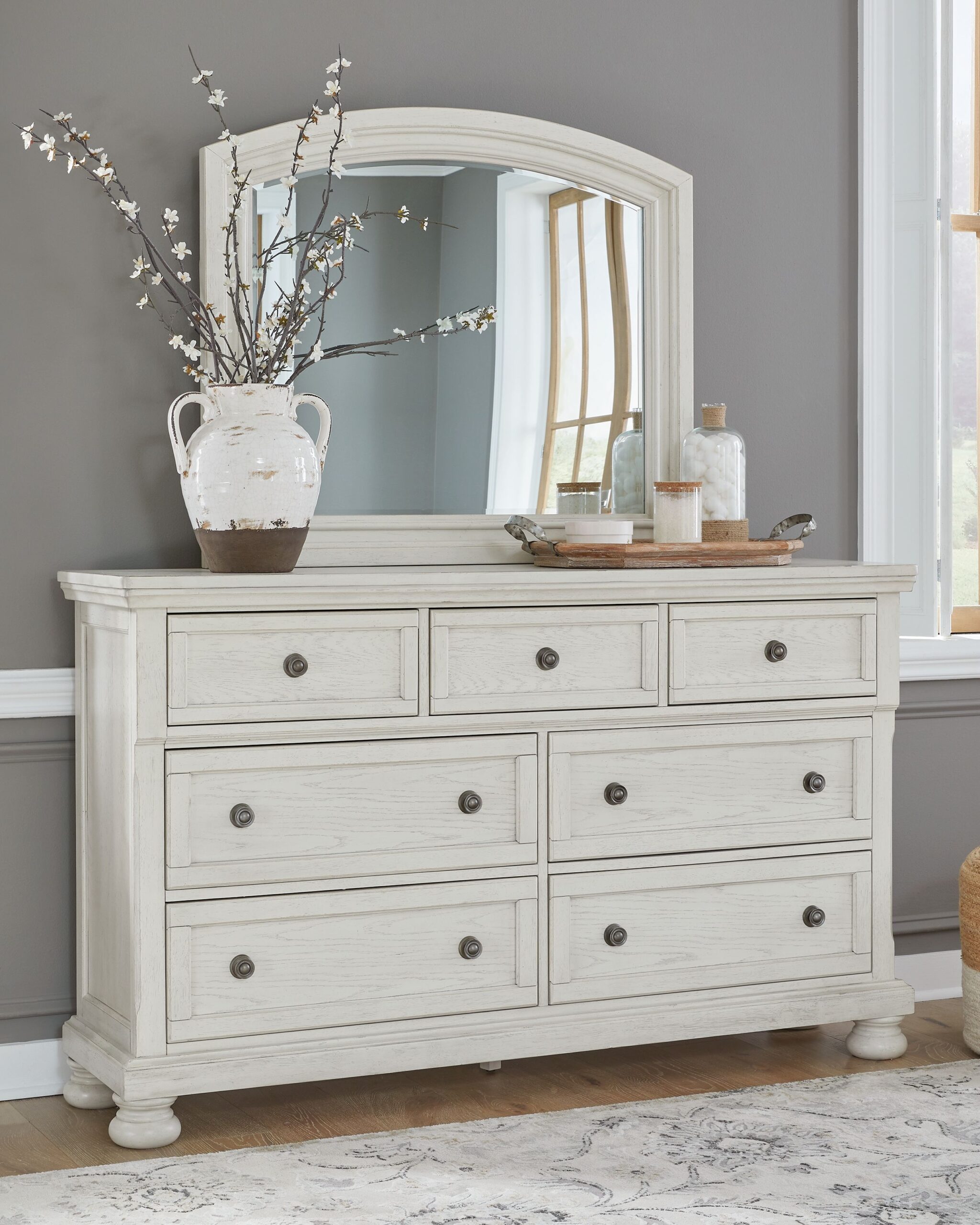 Robbinsdale – 7 Pc. – Dresser, Mirror, Queen Sleigh Bed with 2 Storage Drawers, 2 Nightstands – Antique White Bedroom Sets 21 Robbinsdale – 7 Pc. – Dresser, Mirror, Queen Sleigh Bed with 2 Storage Drawers, 2 Nightstands – Antique White Bedroom Sets 21
