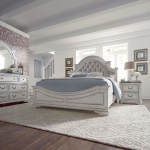 Magnolia Manor - 4 Piece Bedroom Set (Queen Upholstered Bed Wooden Footboard, Dresser & Mirror, Nightstand) - White