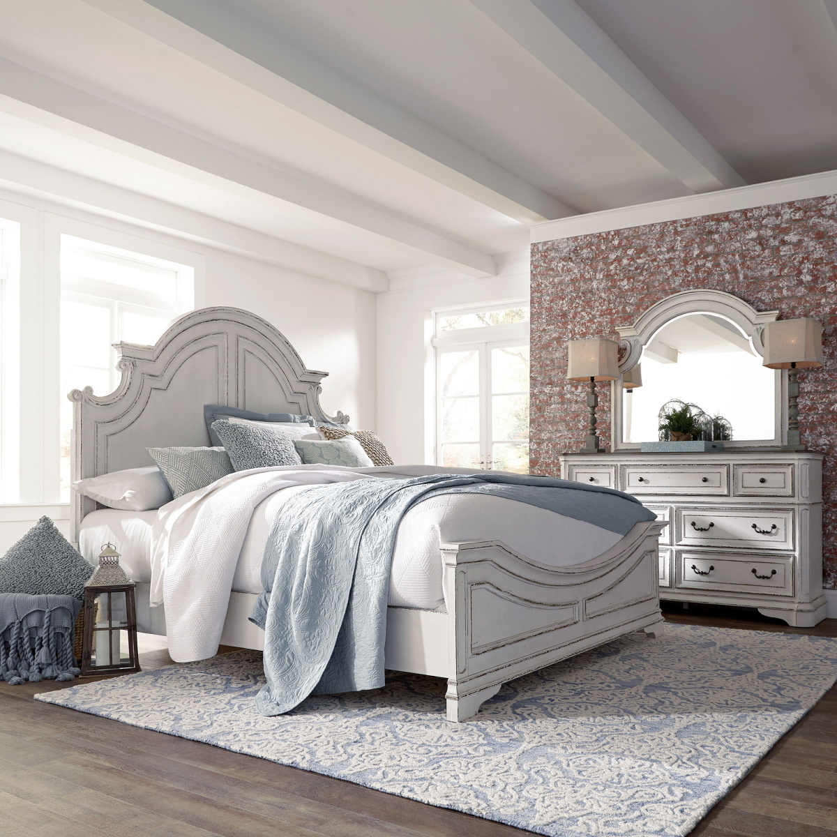 23dda600784409617827b9cd0b6fec0f Magnolia Manor - Queen Panel Bed, Dresser & Mirror - White - Image 1