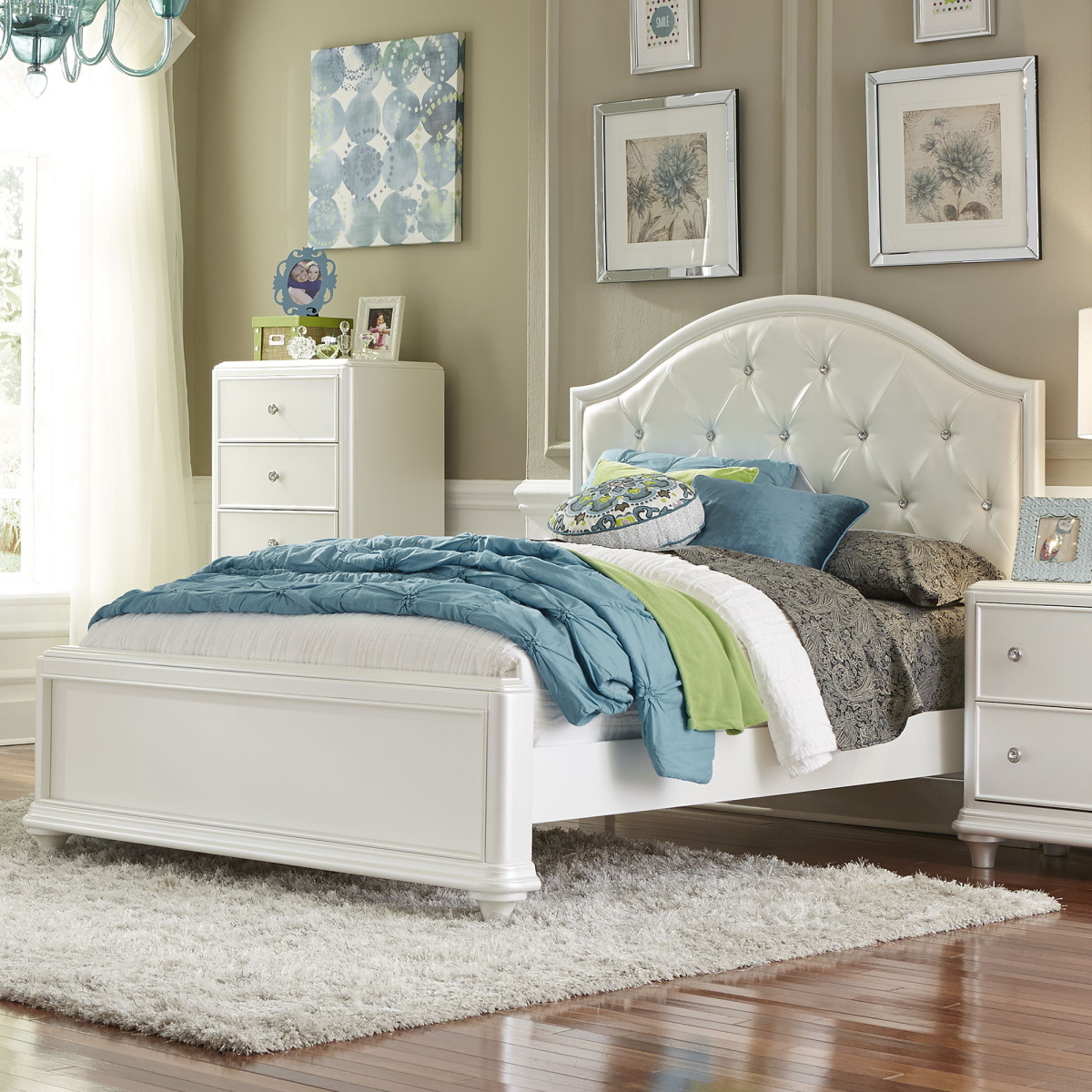 23c8cb4548561ff80df5b5e2788f3365 Stardust - Twin Panel Bed - White - Image 1