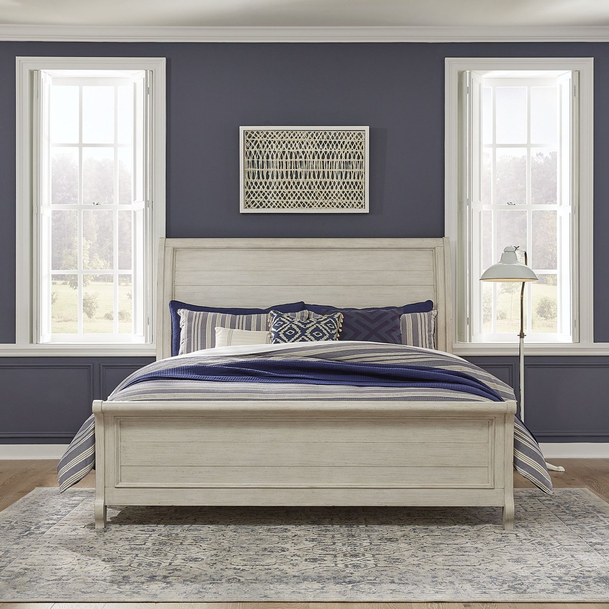 27d6838b8e86ece201b9f9cf140ef383 Farmhouse Reimagined - Queen Sleigh Bed - White - Image 1
