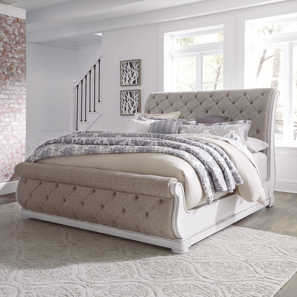 2b34349b22cc83b35c13165ddd51b386 Magnolia Manor - Queen Upholstered Sleigh Bed - White - Image 1