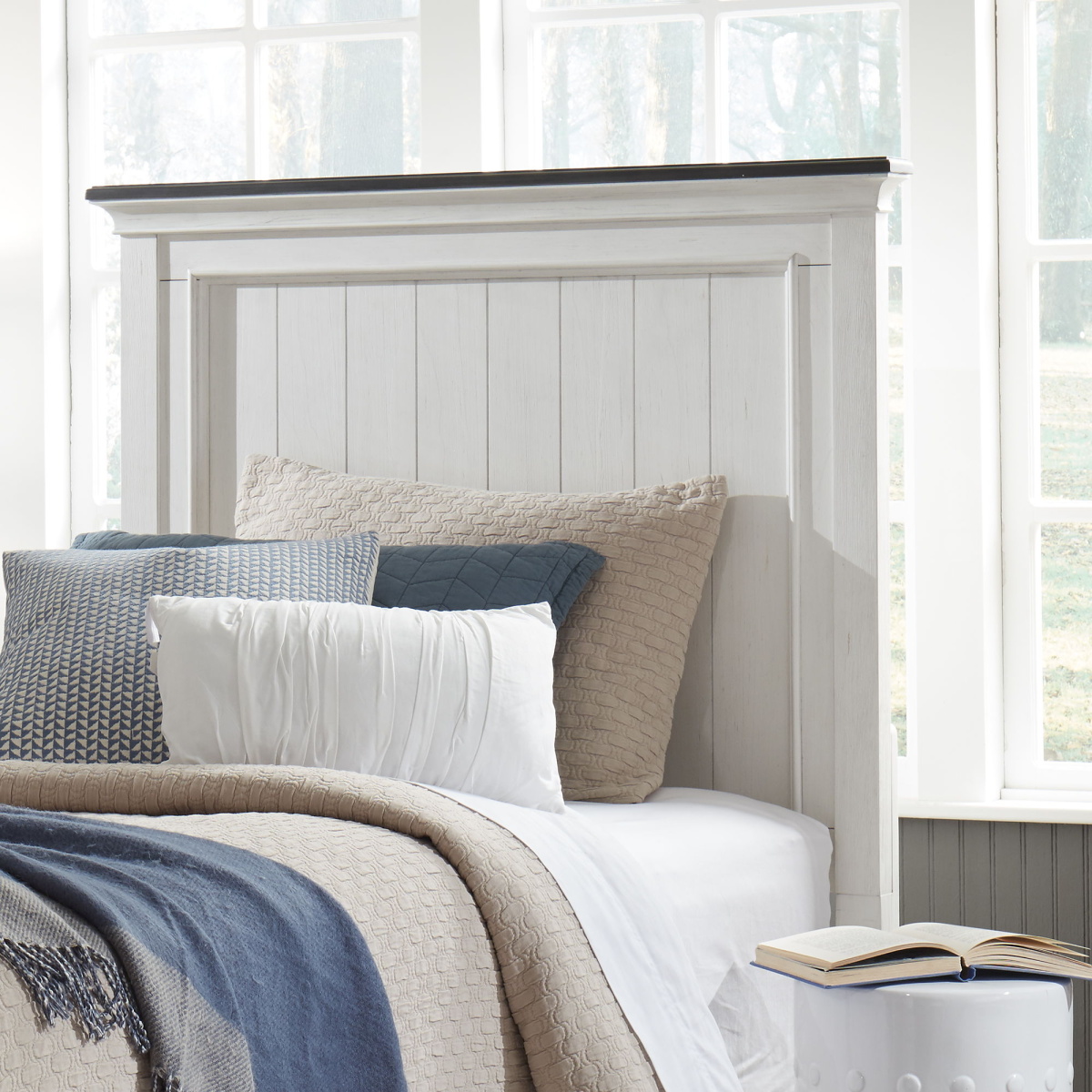 85661289bfb79a1f6f290f435ac8b0c4 Allyson Park - Twin Panel Headboard - White - Image 1