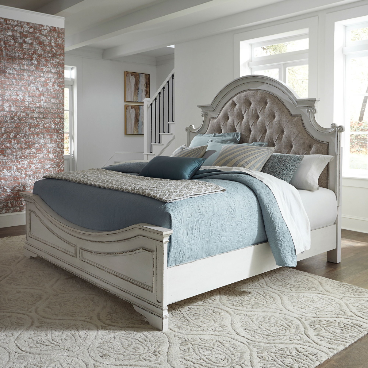 c843842d1cb3c2bc528dd39d99d3c93f Magnolia Manor - King Upholstered Bed - White - Image 1