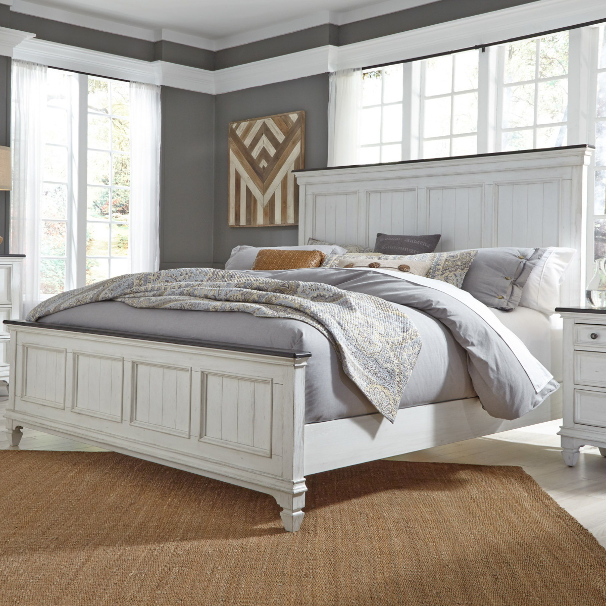ca087c36527ce43642f33c9fd0844290 Allyson Park - Queen Panel Bed - White - Image 1