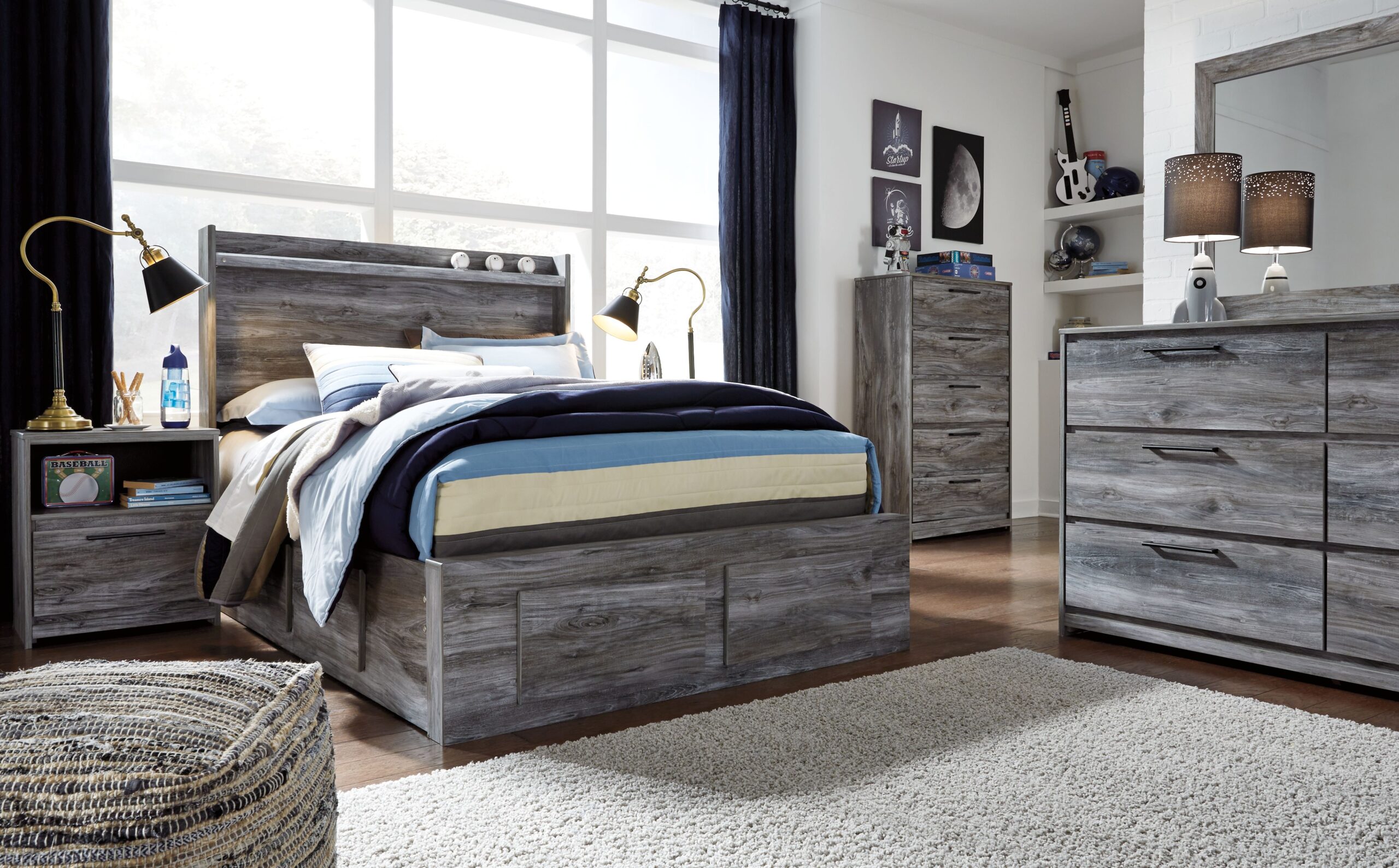 Baystorm - Full Panel Bed With 4 Storage Drawers - 8 Pc. - Dresser, Mirror, Chest, Full Bed - Gray