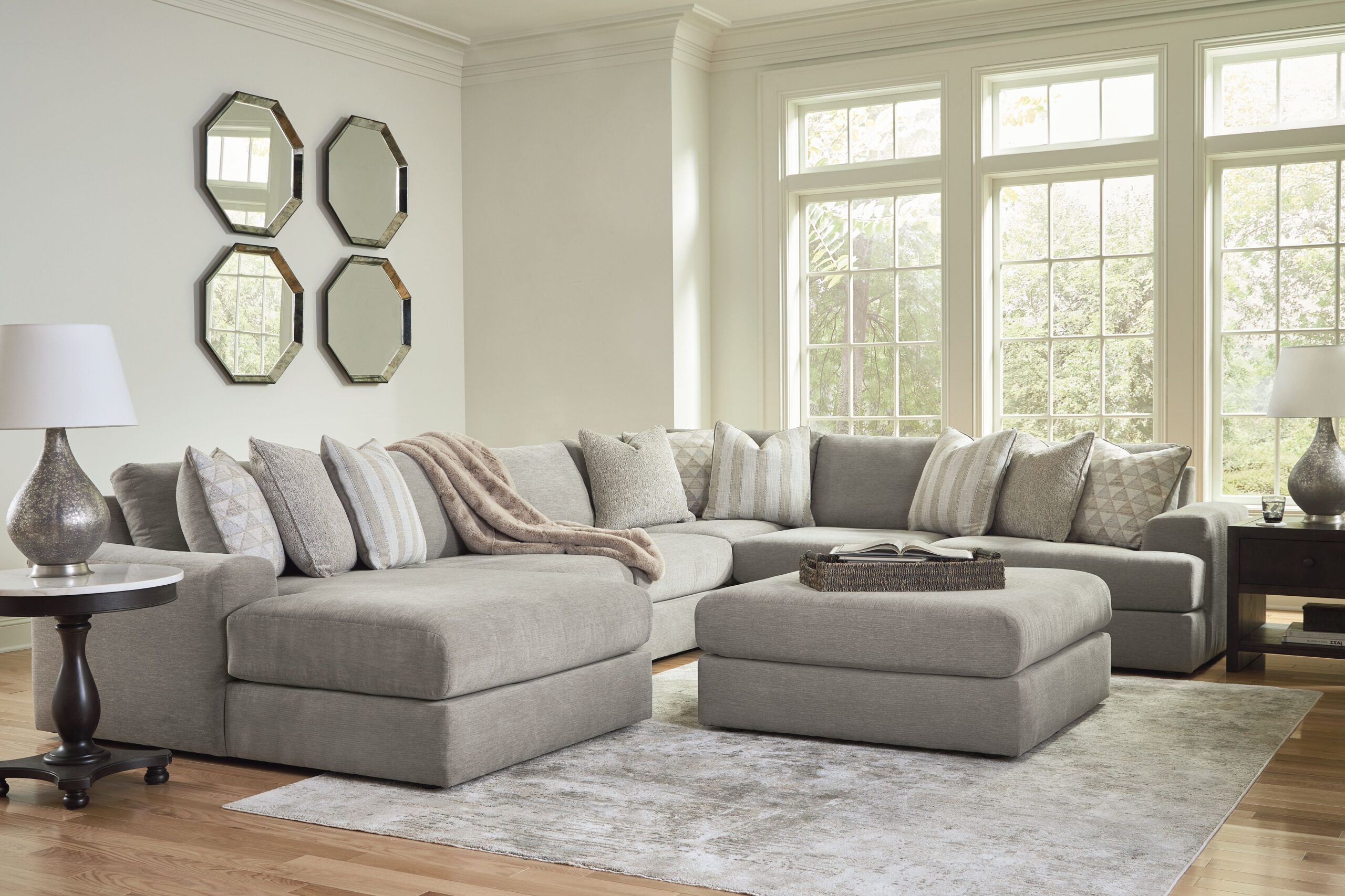 Avaliyah - 7 Pc. - 6-Piece Sectional With Laf Corner Chaise, Ottoman - Ash