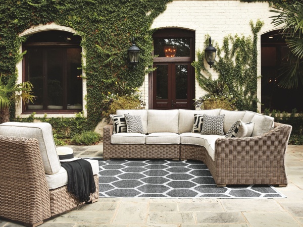 Beachcroft - 5 Pc. - Sectional Lounge Set - Beige - Image 3