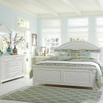 Summer House - 4 Piece Bedroom Set (King Panel Bed, Dresser & Mirror, Nightstand) - Oyster White