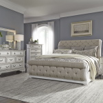Abbey Park - 4 Piece Bedroom Set (Queen Upholstered Sleigh Bed, Dresser & Mirror, Chest) - Antique White