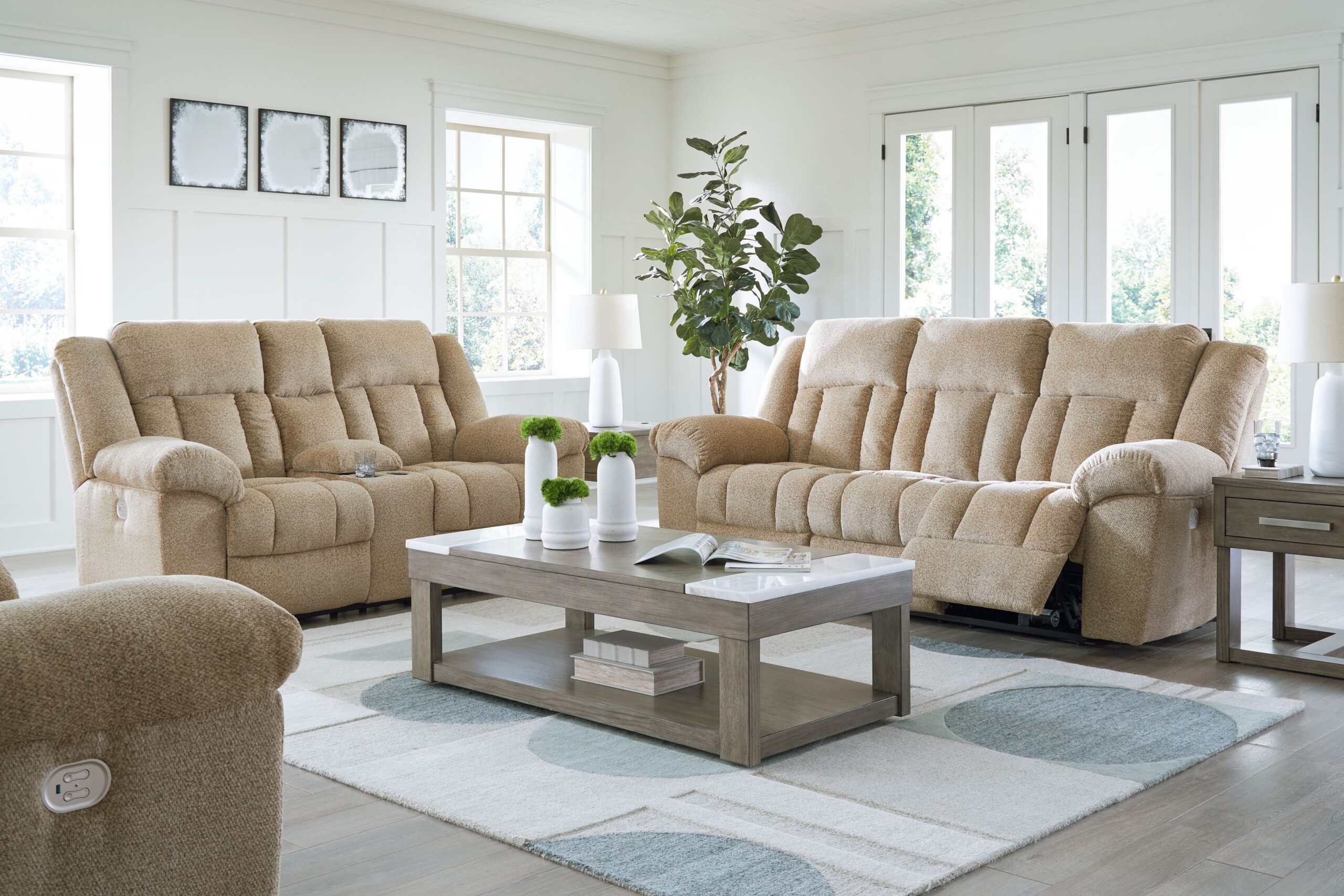 Tip-Off - 3 Pc. - Power Reclining Sofa, Power Reclining Loveseat, Power Recliner - Wheat
