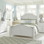 Summer House - 5 Piece Bedroom Set (King Poster Bed, Dresser & Mirror, Chest, Nightstand) - White