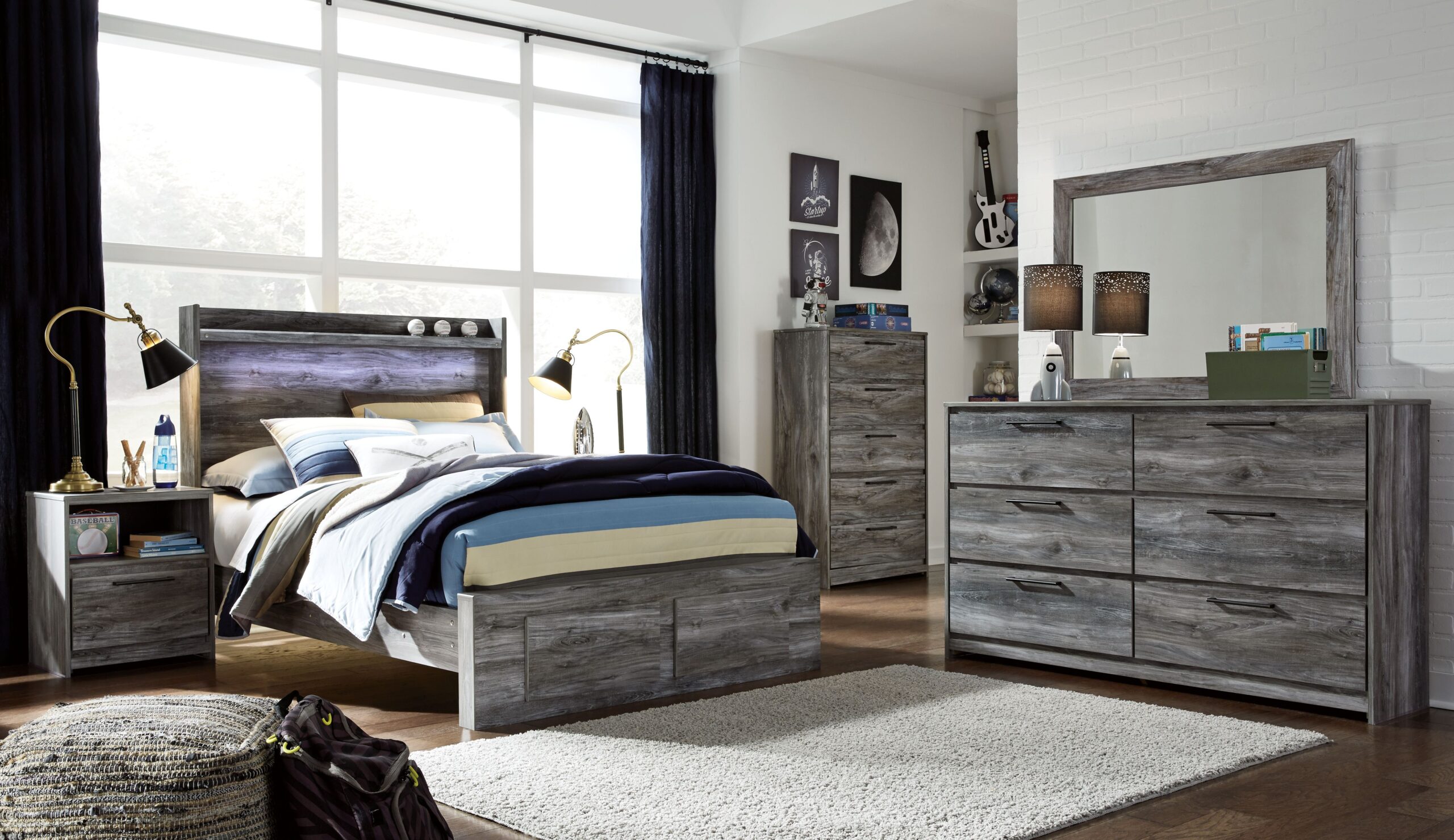 Baystorm - Full Panel Bed With 2 Storage Drawers - 8 Pc. - Dresser, Mirror, Full Bed, 2 Nightstands - Gray