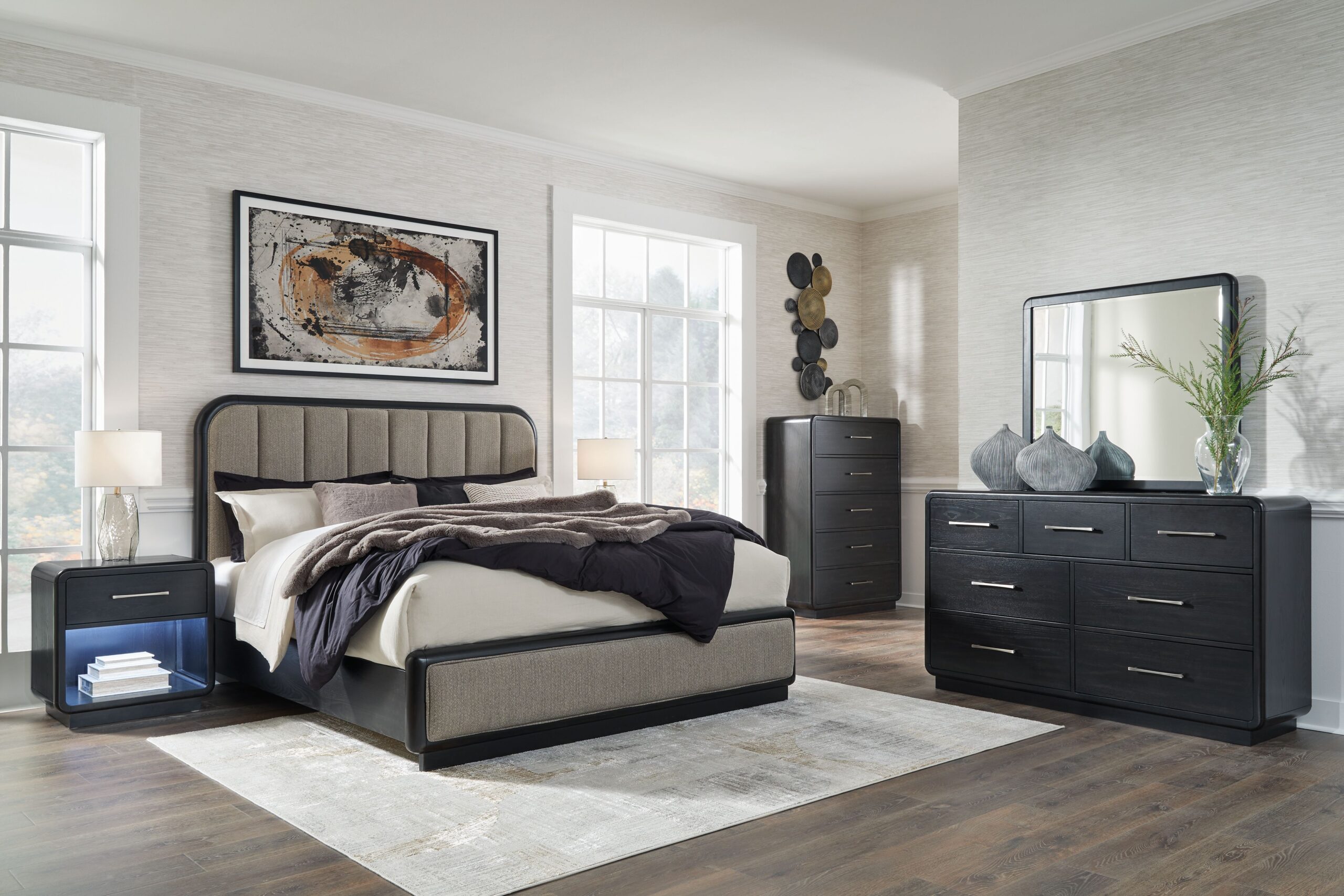Rowanbeck - 6 Pc. - Dresser, Mirror, California King Upholstered Panel Bed, 2 Nightstands - Gray / Black