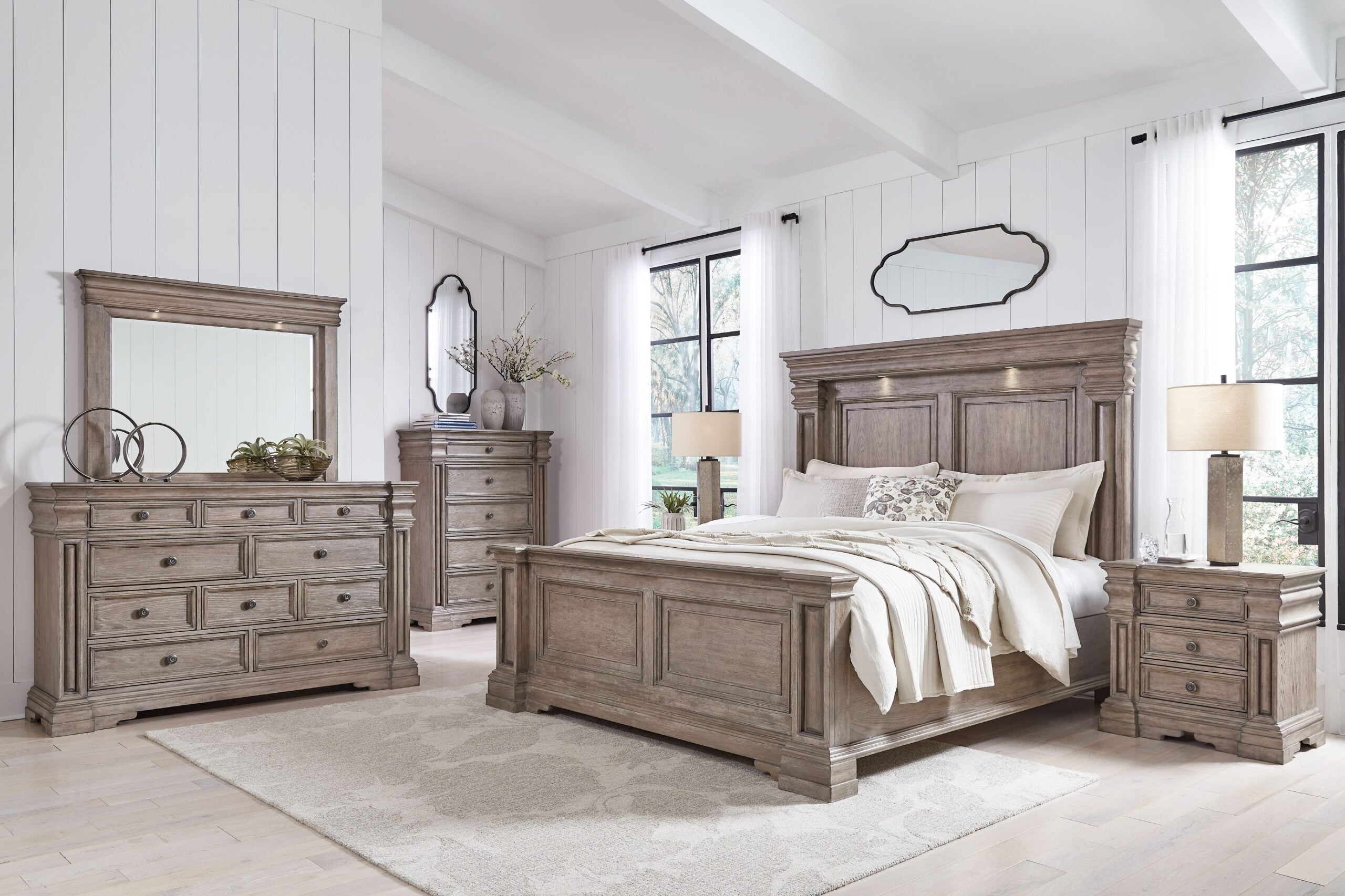 Blairhurst - 7 Pc. - Dresser, Mirror, King Panel Bed, 2 Nightstands - Light Grayish Brown